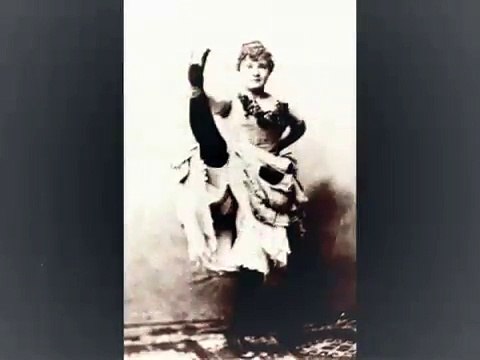 La Goulue esquissant un pas de French cancan durant sa vieillesse.