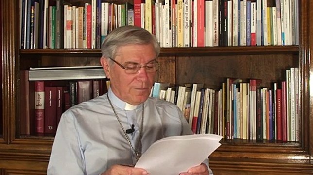 On parle plus des seins de Kate Middleton que de l'action des prêtres dans le monde