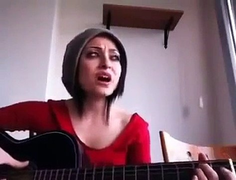 Amatör ses Kızın Sese Dikkat Omuzumda Ağlayan Bir Sen muhteşem amatör şarkı 2013