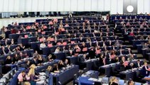 Salva la Commissione Juncker. Il Parlamento boccia la sfiducia