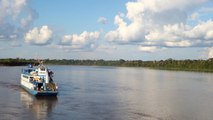 Perou- Amazonie: Un bateau vient nous sauver! Enfin il va essayer