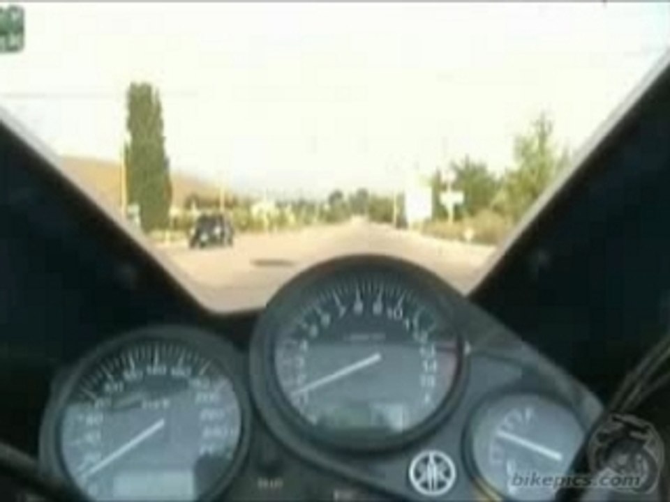 Video moto 2003 Yamaha FZS 600 FAZER(1)