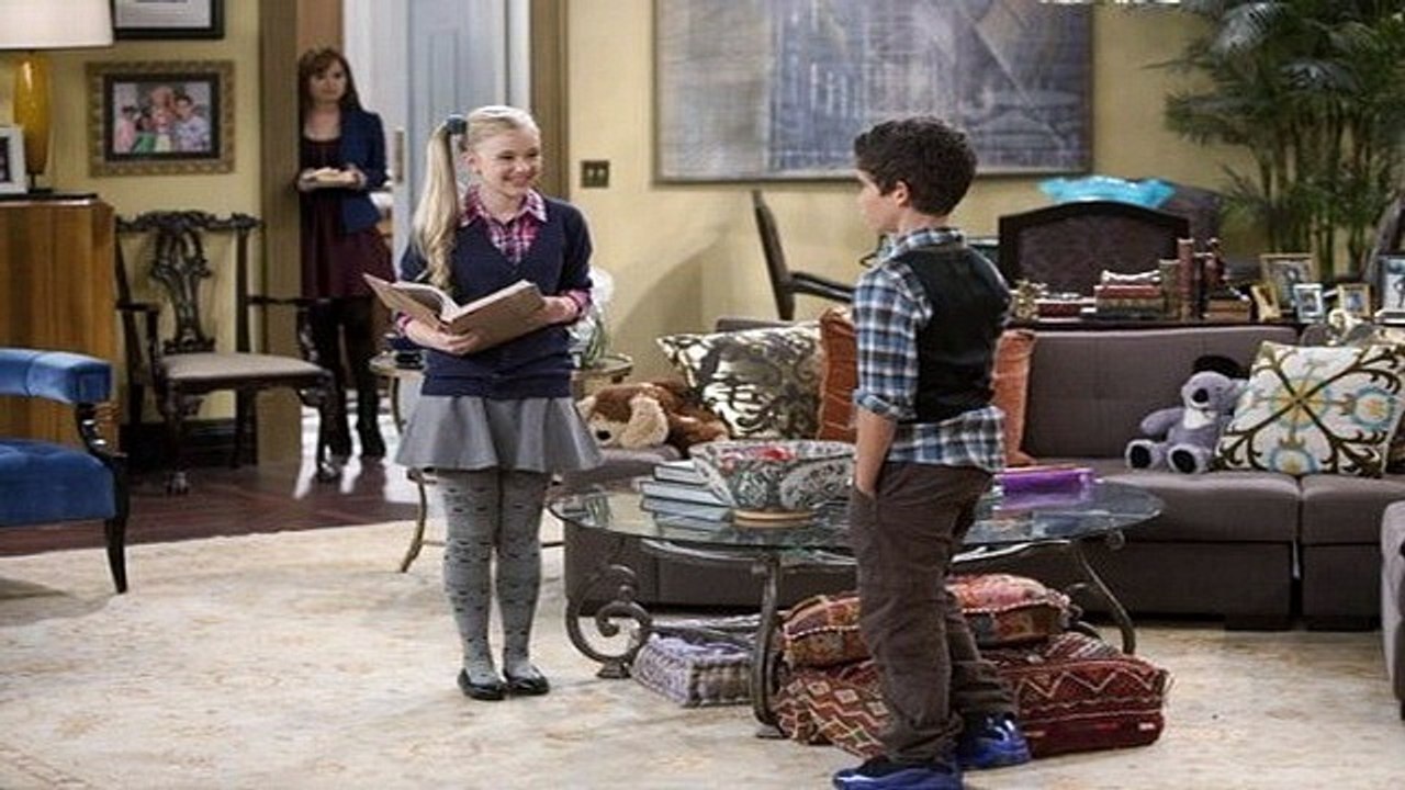 Jessie Season 3 Episode 26 - Jessie’s Aloha Holidays with Parker and Joey ( LINKS )