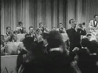 Artie Shaw -Everything is Jumpin' (1940)