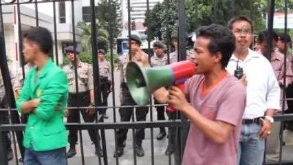 Endonezya'da Benzin Zammı Protestosu