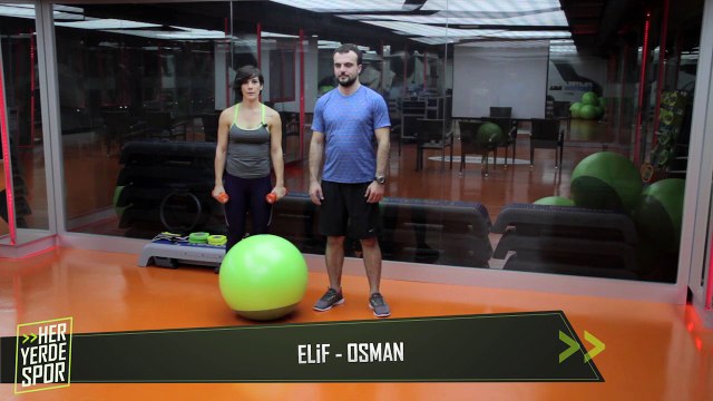 Göğüs Kaslarını Çalıştırmak için Swissball Dumbell Fly - Her Yerde Spor