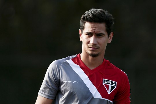 Ganso revela frustração com eliminação, mas elogia empenho do time