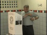 Jogo Político - Especial Eleições 2012 | Candidato Moroni votando | 07.10.2012