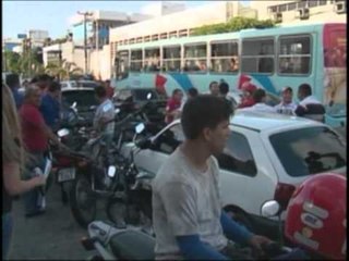 Télécharger la video: Greve de motoristas de ônibus - O Povo Notícias