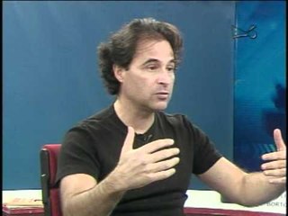 O escritor angolano José Eduardo Agualusa é o convidado do Coletiva 24-05-2012 bloco 03