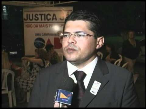 Advogados da OAB protestam contra lentidão na Justiça