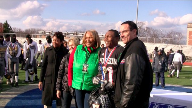 Woodson holds off Ballou for second straight Turkey Bowl title