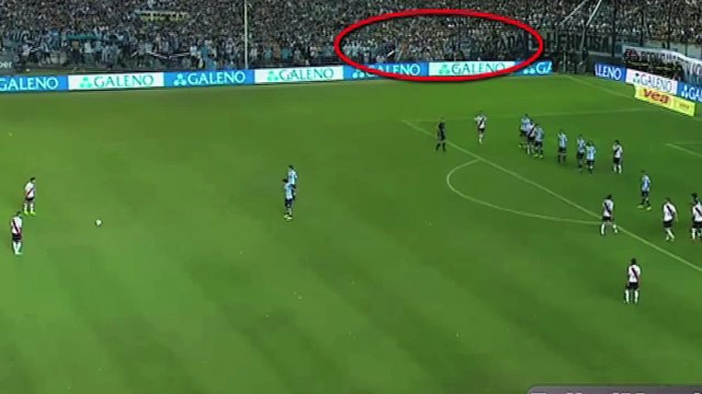 Un fantôme sur un terrain de foot en Argentine !