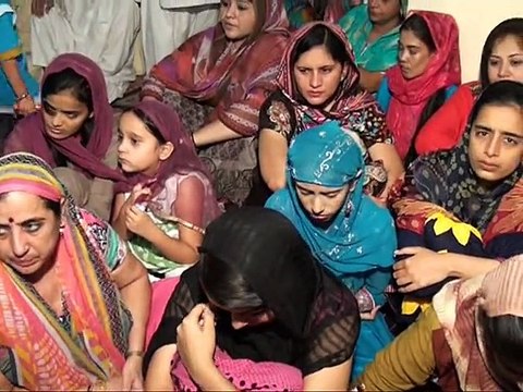 Waheguru Simran - Bhai Surjeet Kumar Karachi @ Swami Narain Temple Karachi