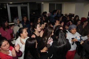 Yurtları Kapatılmak İstenen Öğrencilerden Protesto