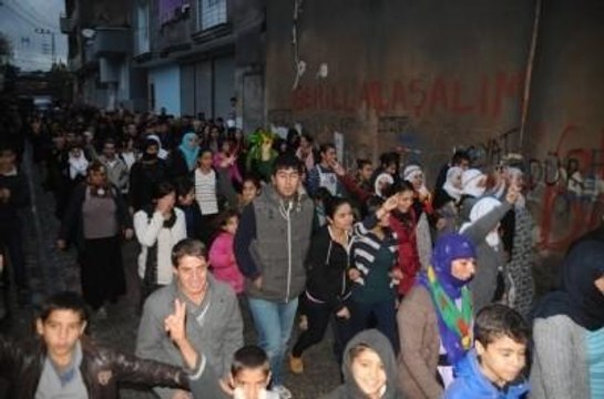 Cizre'de İzinsiz Gösterilere Polis Müdahalesi