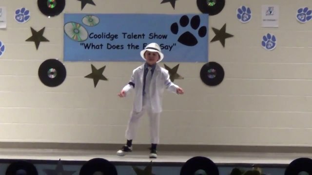 Cute and talented Toddler performs Michael Jackson dance at talent show