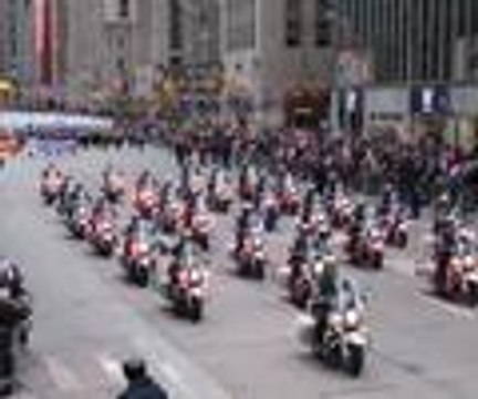 Ferguson protestosu eşliğinde Şükran Günü kutlamaları