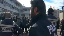 Bahçeli'nin Ziyaretini Protesto Eden Gruplara Polis Müdahale Etti