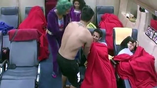 Bigg Boss Season 8 -Diandra Soares Kissing Gautam Gulati