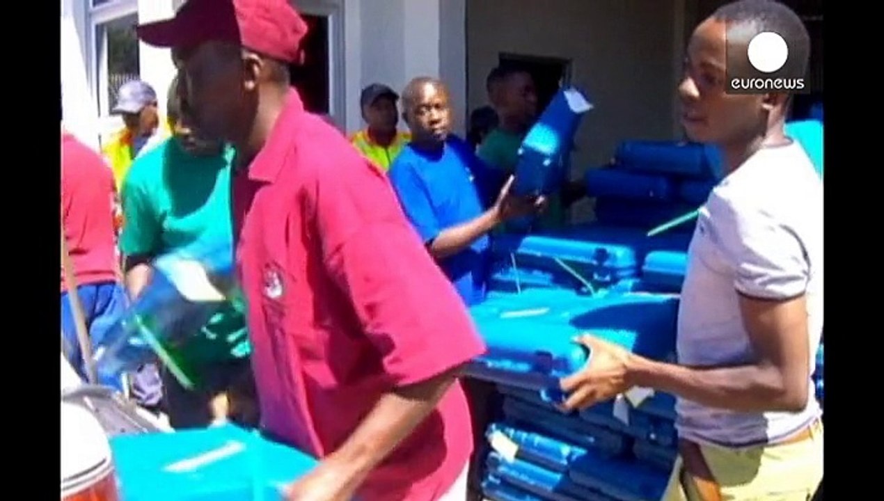 Namibia wählt in elektronischen Kabinen "made in India"