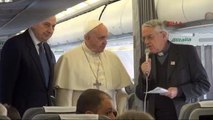 Papa Franciscus, Uçakta Konuştu 1