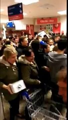 black friday shoppers fight