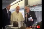 Papa uçakta konuştu