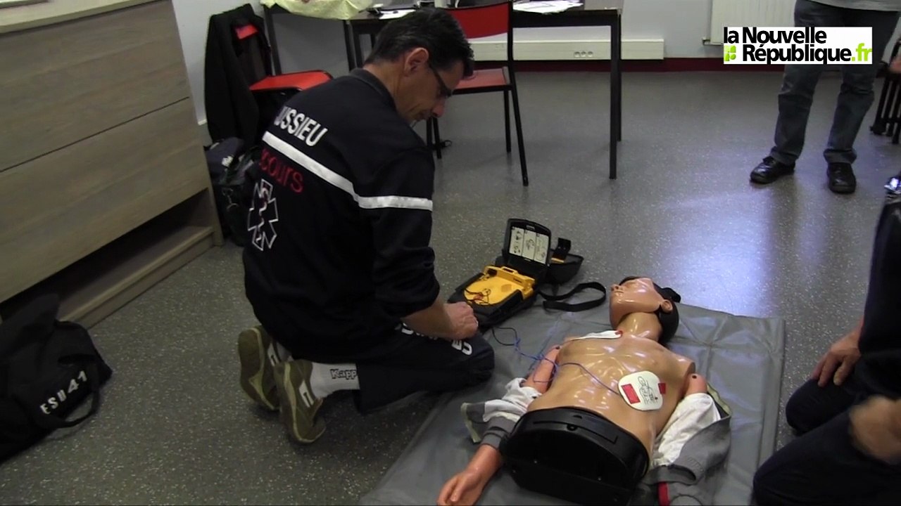 VIDEO. Les ambulanciers privés de Loir-et-Cher obligés de se former aux soins d'urgence