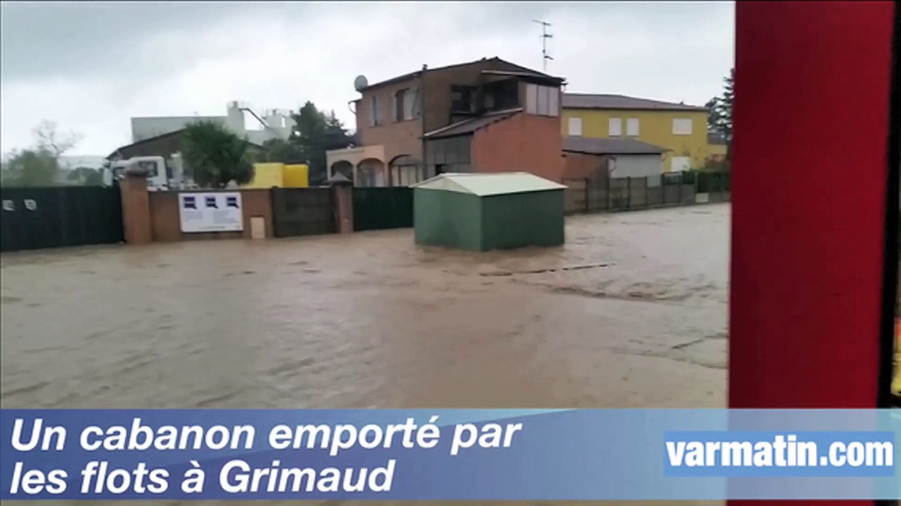 Un cabanon emporté par les flots à Grimaud
