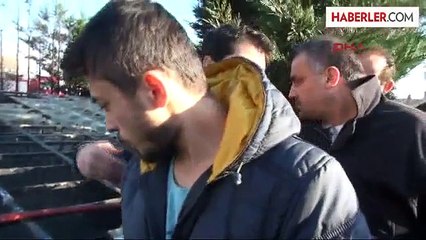 Topkapı Alt Geçidindeki İşyerleri Yanıyor