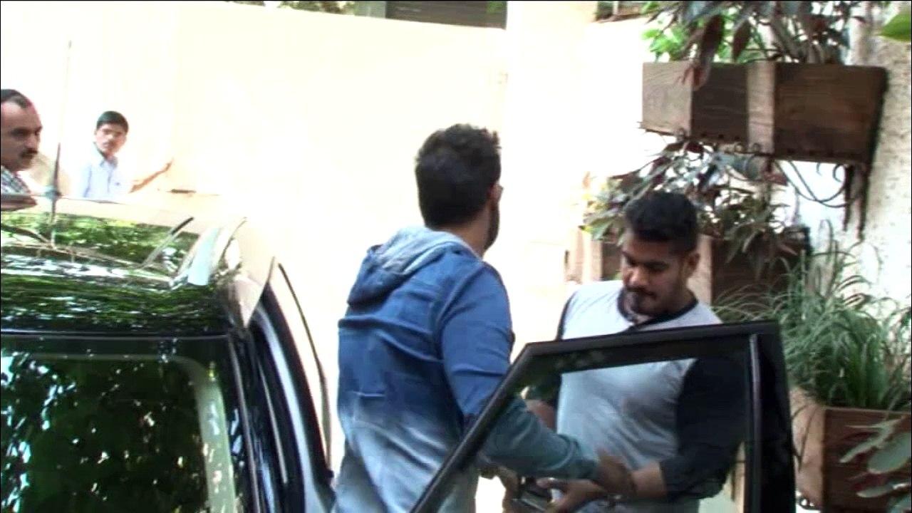 Action Jakson - AJ Theme Song Review | Ajay Devgan, Sonakshi Sinha, Yami Gautam, MAnasvi Mamgai, Prabhu Deva