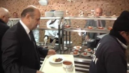 Fikri Işık, İşçilerle Yemek Yedi