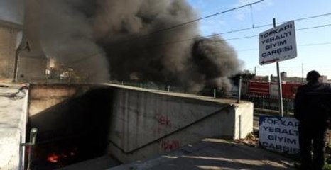 Topkapı'da Alt Geçidinde Büyük Yangın!