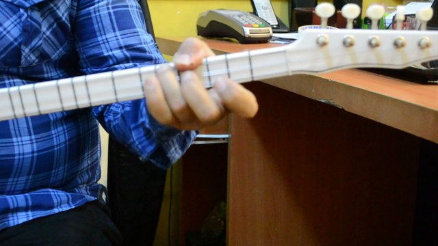 kısa sap gitar burgulu fıshman EQ ÖZEL YAPIM BEYAZ BAĞLAMA