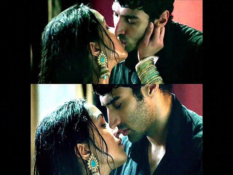 Bollywood stars hot & sexy kiss scenes