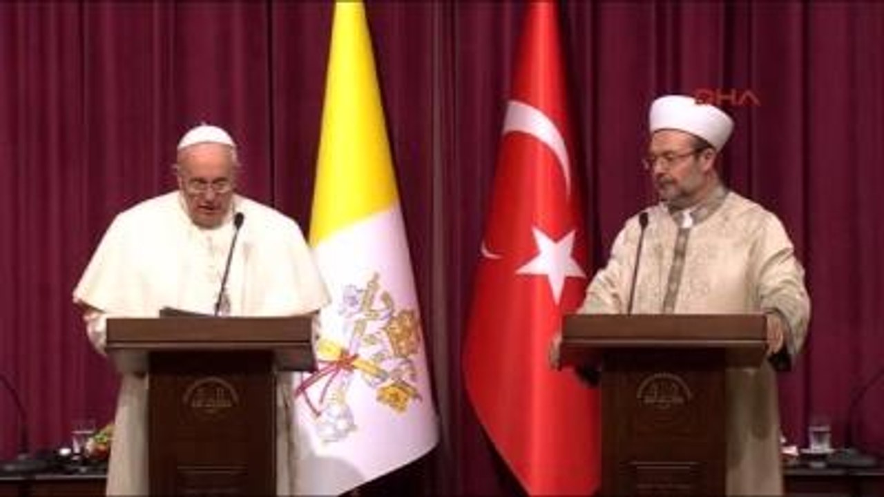 Papa Francesco ve Diyanet İşleri Başkanı Görmez Ortak Basın Toplantısı Düzenledi -3