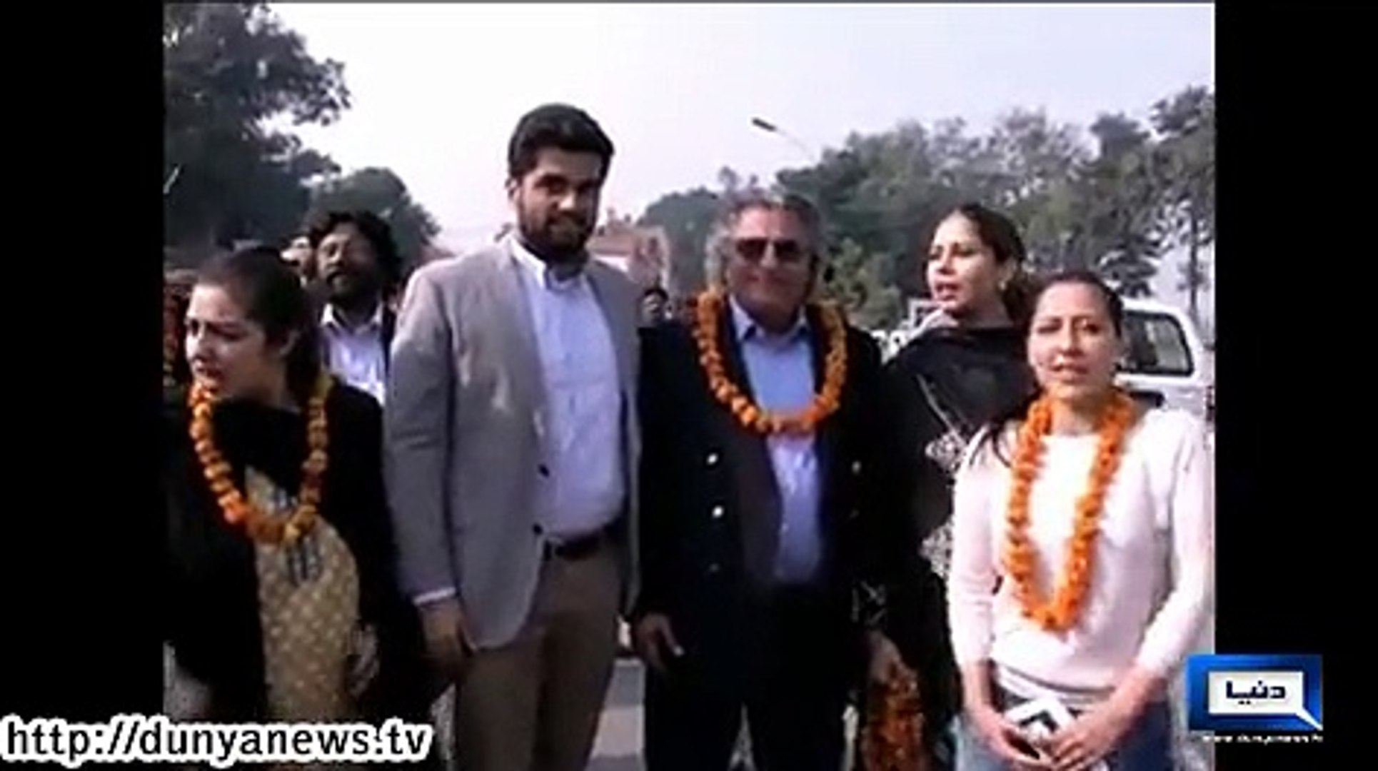 Dunya News - Pakistani celebrities visit India for cultural festival