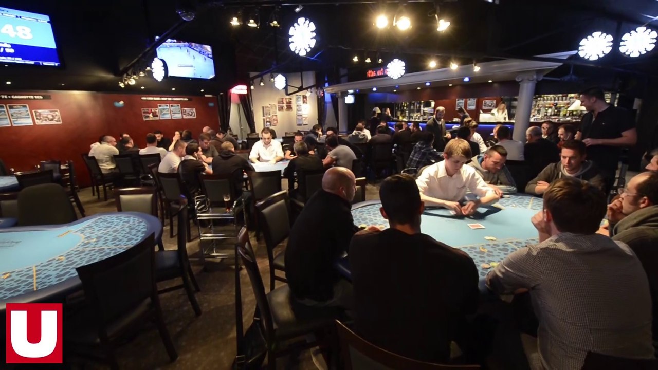 Poussez la porte d'un cercle de jeu