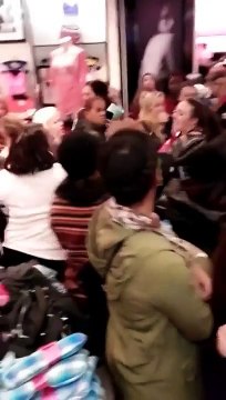 Crazy Black Friday 2014 : Girls Fight Over Underwear & Lingerie