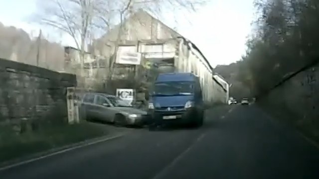 Collision évitée de peu — à 10 cm près ! (Belgique - Namur) [Caméra embarquée Car DVR Dashcam]
