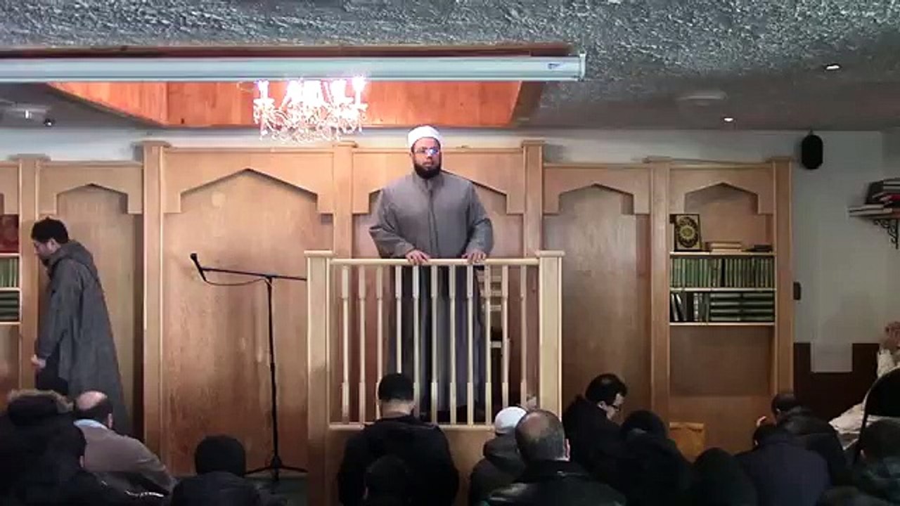 مع قوله تعالى-[خُذِ الْعَفْوَ وَأْمُرْ بِالْعُرْفِ وَأَعْرِضْ عَنِ الْجَاهِلِينَ]   للشيخ حسين عامر