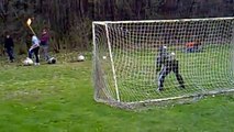 (คลิป) ซ้อมนายทวารโหดไปป่ะ ใช้ปืนใหญ่ยิงบอล อันตรายถึงตายน่ะTraining of goalkeepers