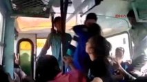 Hintli 2 Kız Kardeş Otobüste Tacizcileri Kemerle Dövdü