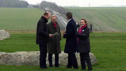 Cameron visits Stonehenge after tunnel plans announced