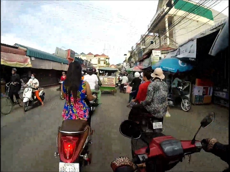 Phnom Penh by motorbike - Cambodge