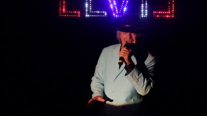 Gene Hodge sings 'If I Can Dream' Sheffield Remembers 2014 video