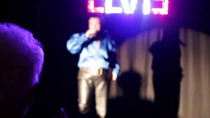 Kim Kredel sings the end of 'Polk Salad Annie' Sheffield Remembers 2014 video