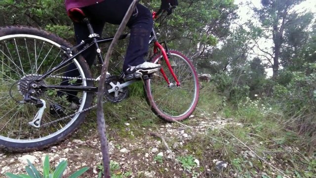 Petit parcours de maniabilité pour les enfants.