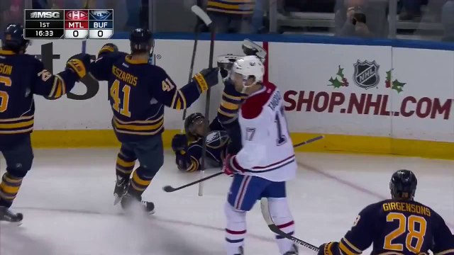 Hockey : Ennis amazing no-look shot